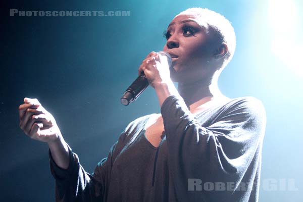 LAURA MVULA - 2013-11-10 - PARIS - La Cigale - 